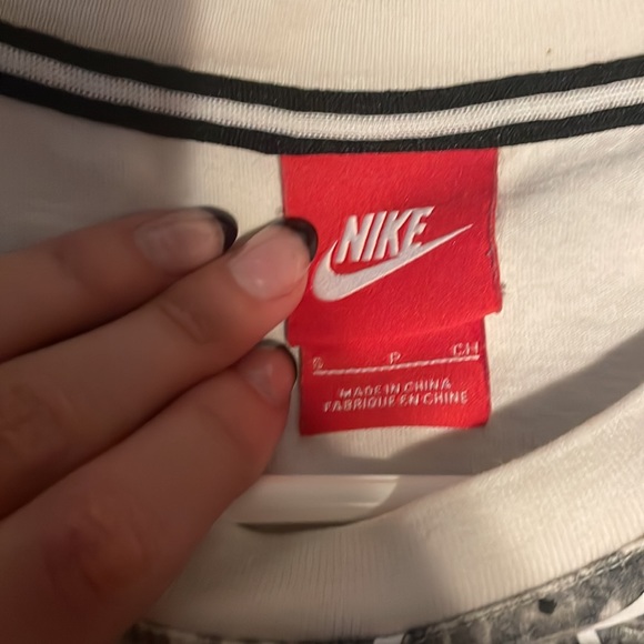 Nike floral t-shirt - Picture 3 of 4